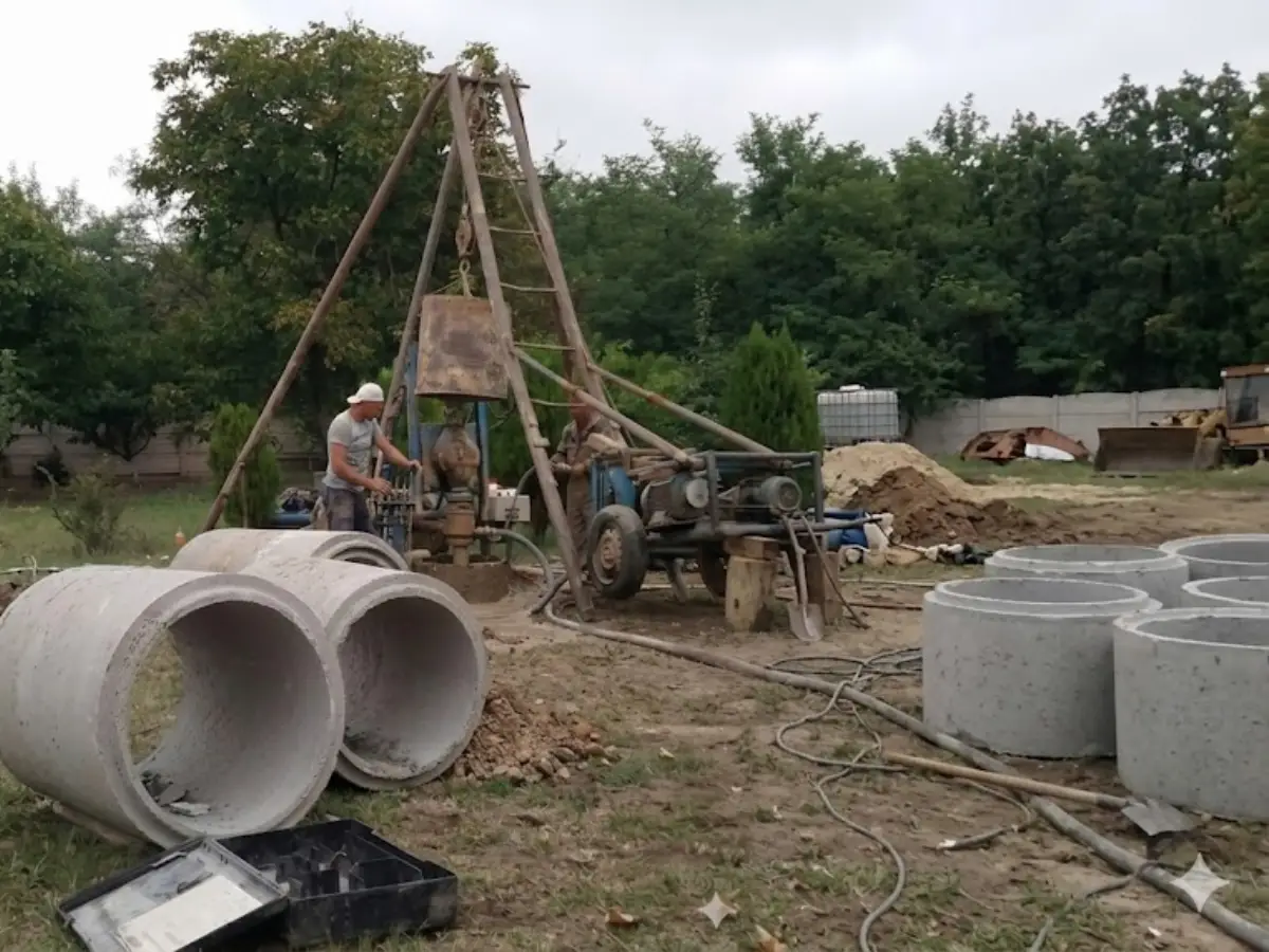 Mašinsko kopanje bunara na terenu